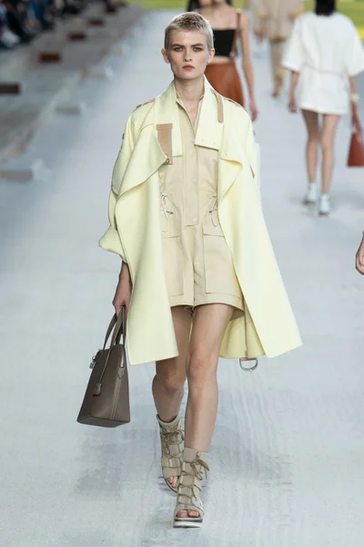 Look 5